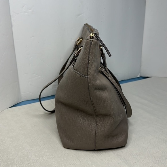 Nordstrom Leather bag in neutral Grey with gold hardware - Picture 4 of 11